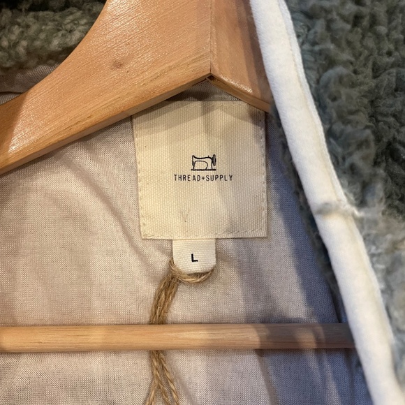 NWT thread & supply plaid fleece L - Picture 5 of 7